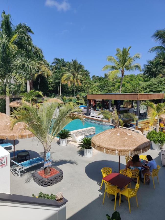 Aqua Marina Beach Club Hotel Rincon Exterior photo